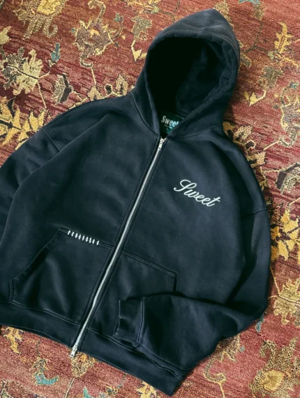 SWEET AGED BLACK ZIP-UP