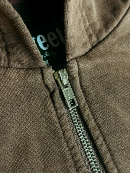 SWEET AGED BROWN ZIP-UP