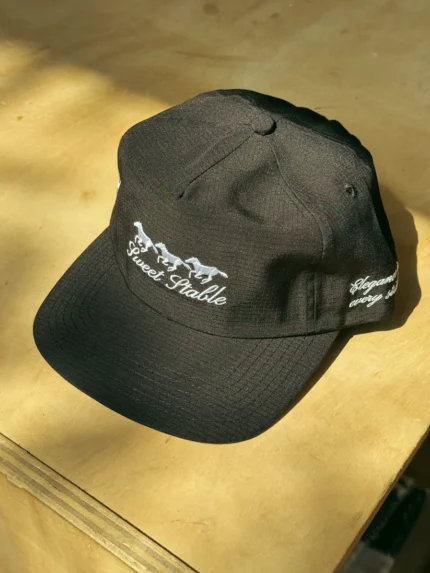 SWEET STABLE BLACK